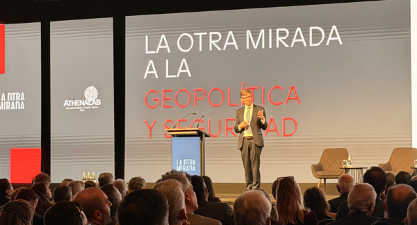 Chris Miller en Chile: tecnología, poder y competencia estratégica global (conferencia completa)